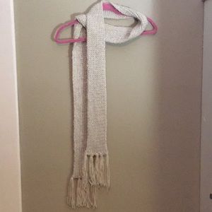 White & sliver scarf